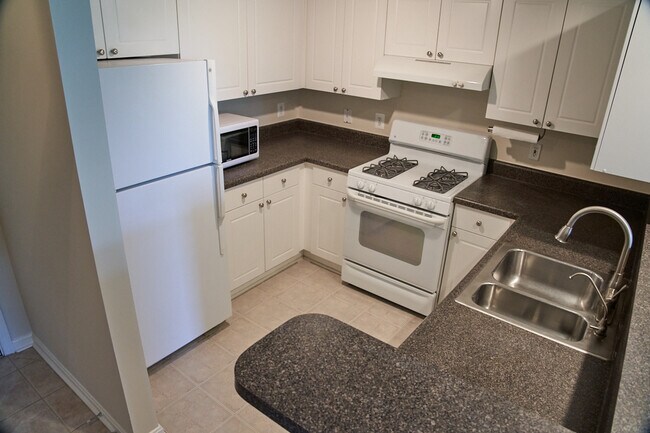 Building Photo - 3851 Aristotle Ct