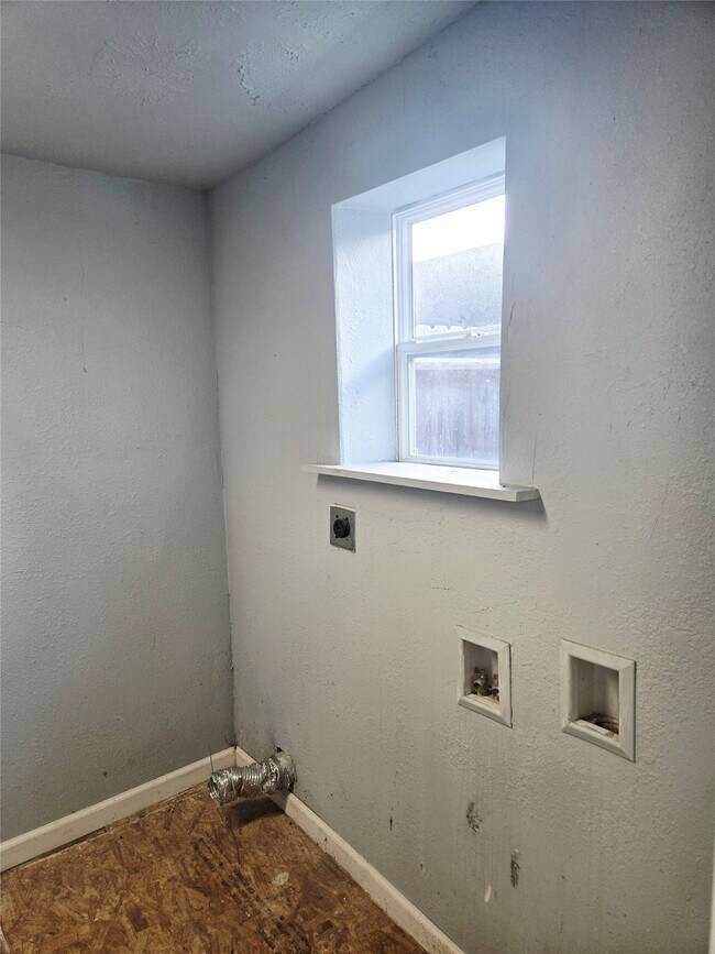 Building Photo - 5709 Craig St