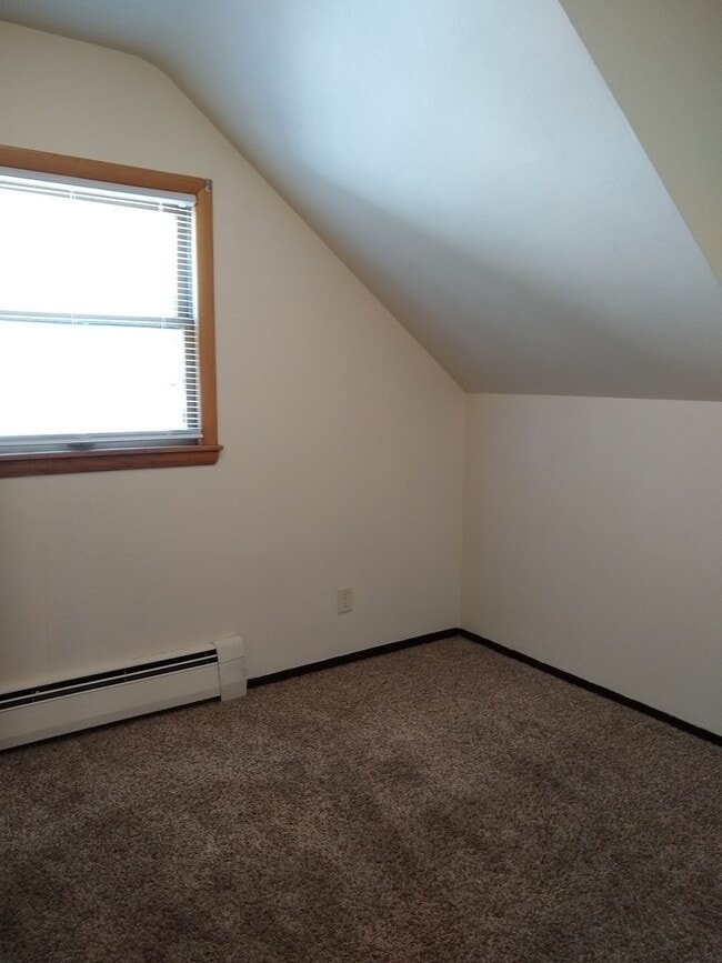 Building Photo - 716-4