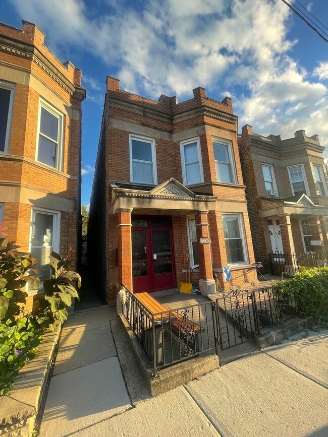 Building Photo - 2107 W Coulter St