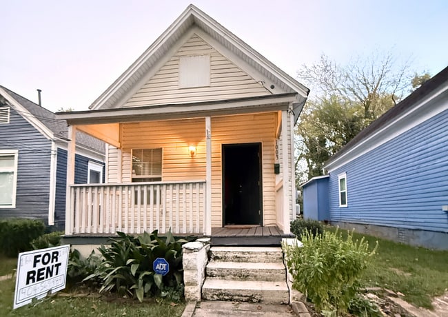 Building Photo - 1003 Curran St NW