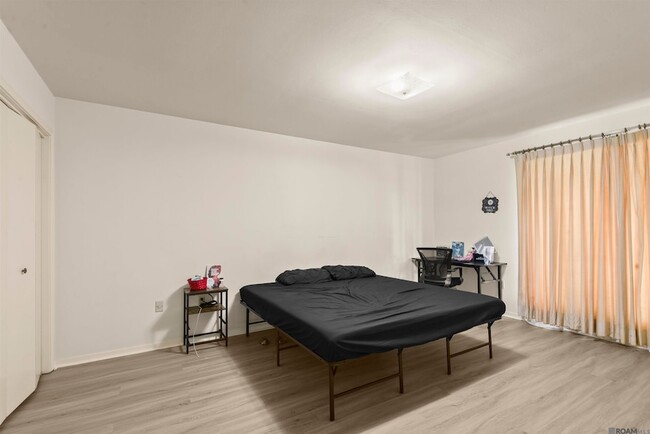 Building Photo - 5240 Heritage Dr