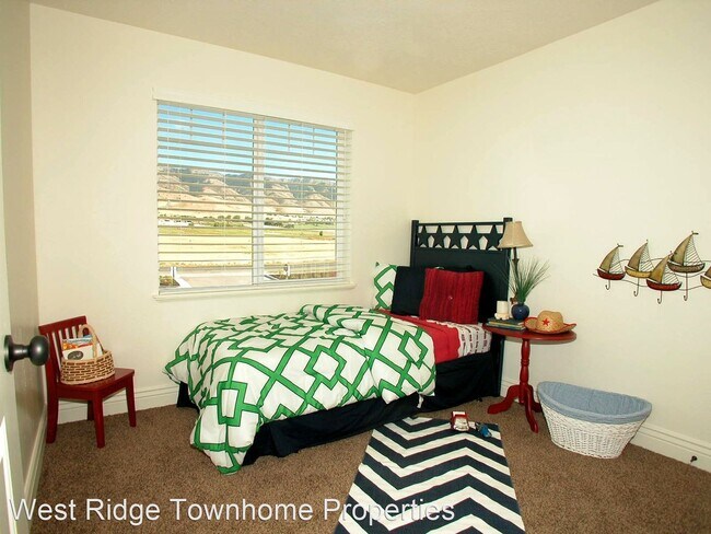 Building Photo - 3 br, 1.5 bath Apartment - 120 West 400 South