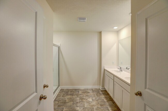 Building Photo - NEW CONSTRUCTION - 5 BDRMS, 3 BTHS, JOHNSON CITY