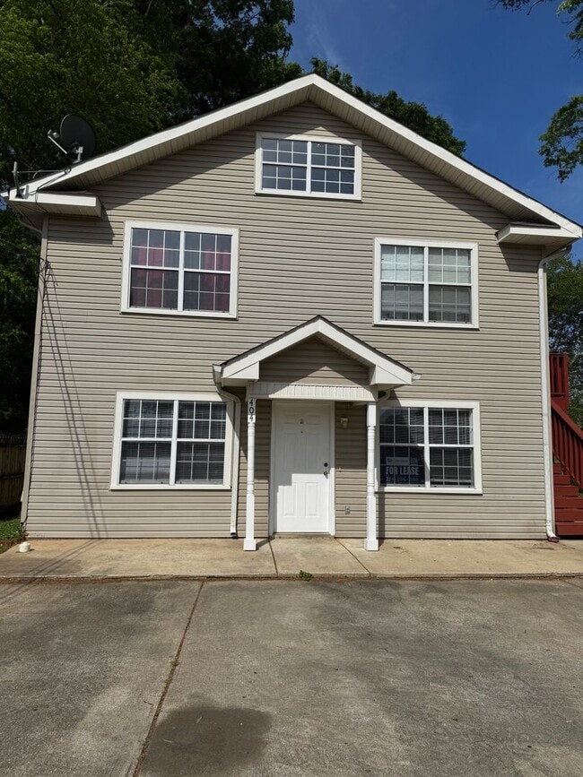 Building Photo - McCullars- 404