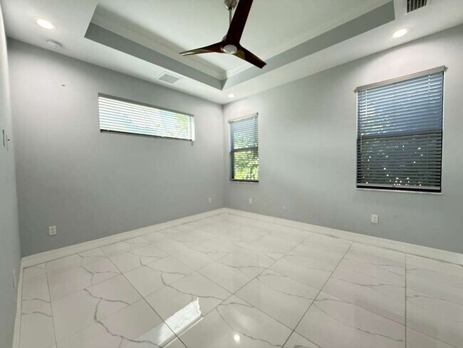 Building Photo - 3 bed 2 bath Single Family home in Golden Gate Estates