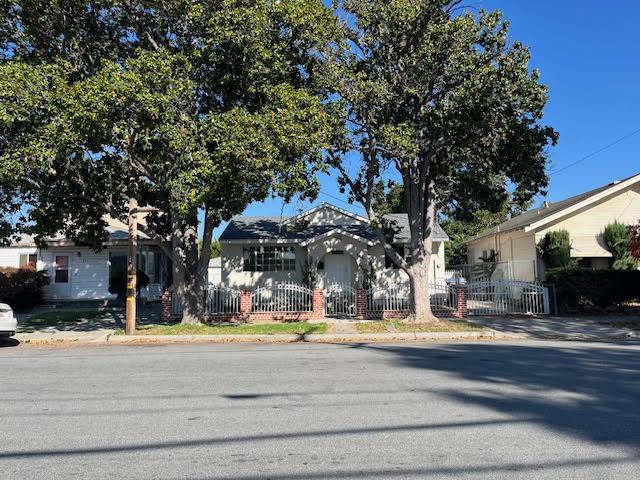 Primary Photo - 866 N 15th St