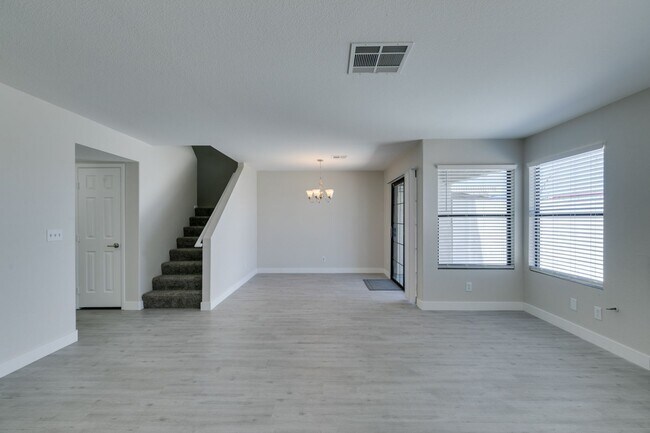 Building Photo - Great 3 bedroom home in South Shore!!