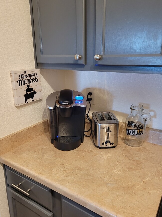 Building Photo - 4451 S Ammons St