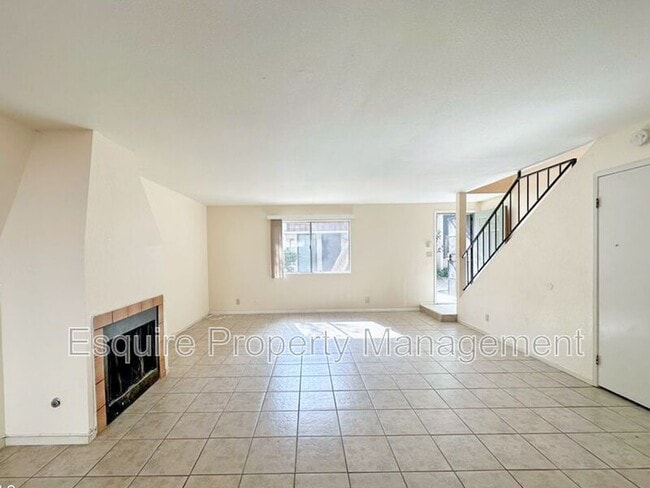 Building Photo - 122 E Ventura St