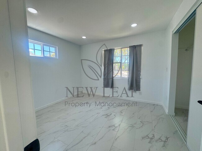 Building Photo - COZY 2BEDROOM IN THE HEART OF CLAREMONT