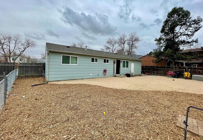 Building Photo - 1150 Mt Werner Cir