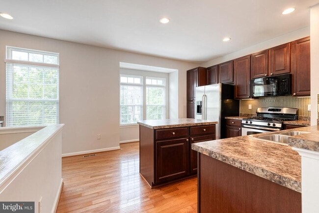 Building Photo - 9301 Paragon Way
