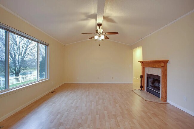 Building Photo - 3003 Valerie Dr