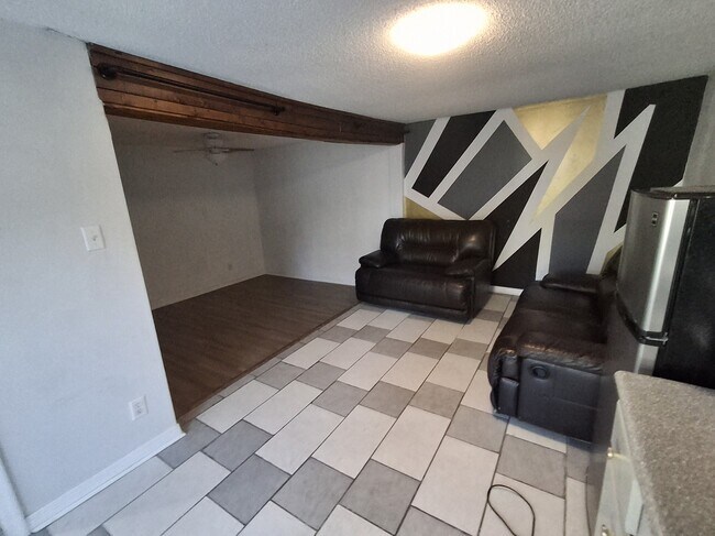 Building Photo - 2805 Ralston Rd