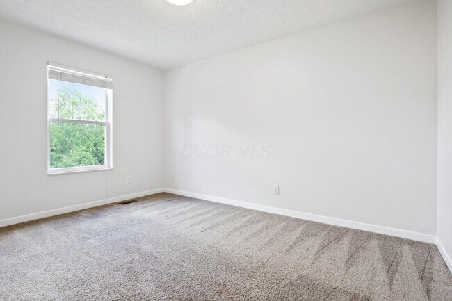 Building Photo - 5998 Blaverly Dr