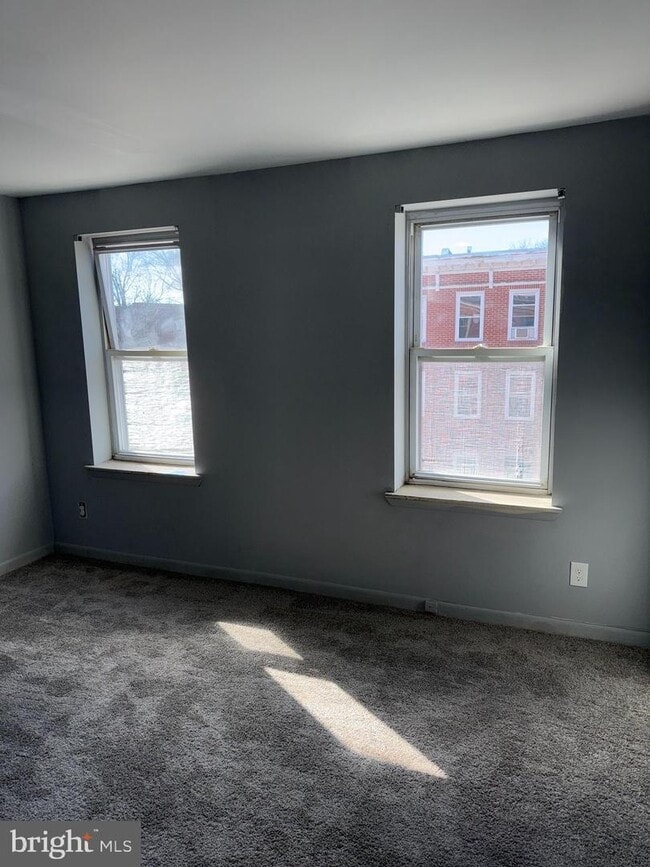 Building Photo - 152X Argyle Ave