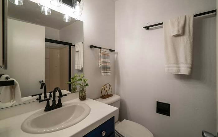 Building Photo - 6745 SW Scholls Ferry Rd