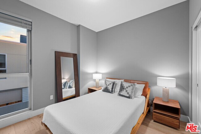 Building Photo - 310 Washington Blvd