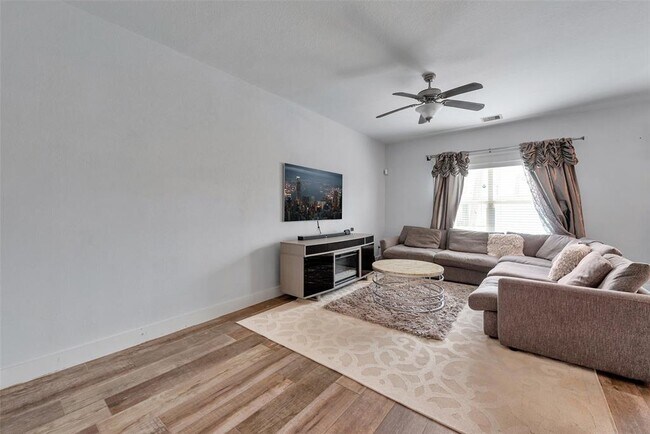 Building Photo - 3037 Boxwood Springs Ln