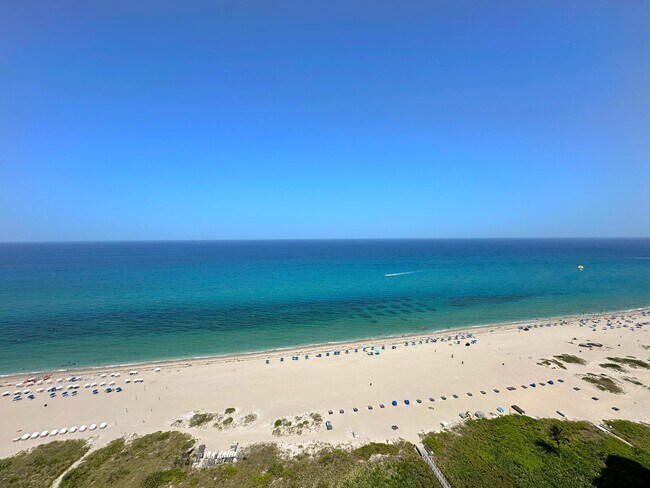 Primary Photo - 3000 N Ocean Dr