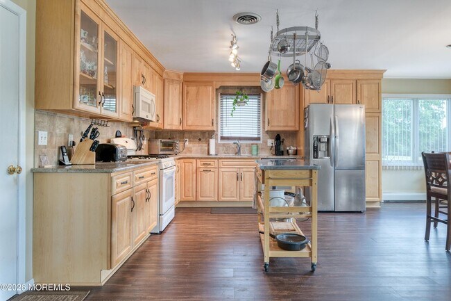Building Photo - 251 Westbrook Dr