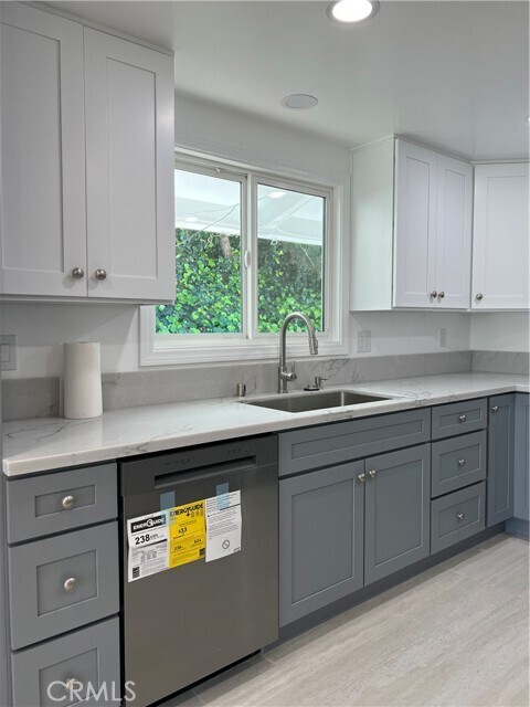 Building Photo - 1 Martingale Dr
