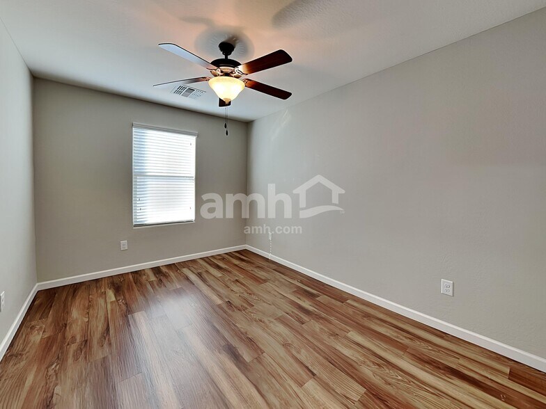 Building Photo - 20740 W Thomas Rd