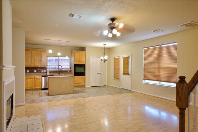 Building Photo - 3215 Cumberland Ct