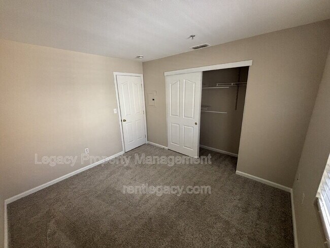 Building Photo - 108 Esplanade Cir