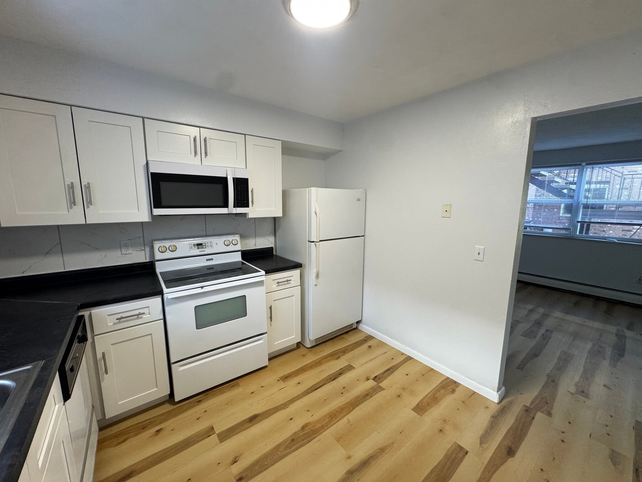 Building Photo - 107 E Erie Ave