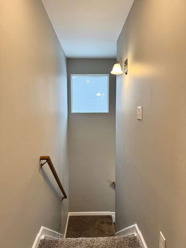 Building Photo - 127 Landry Ln