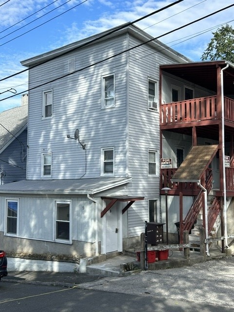 Front - 9 7th St