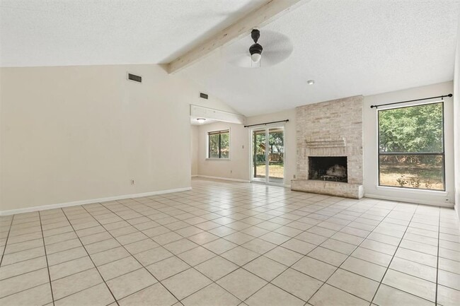 Building Photo - 10303 Slaughter Creek Dr