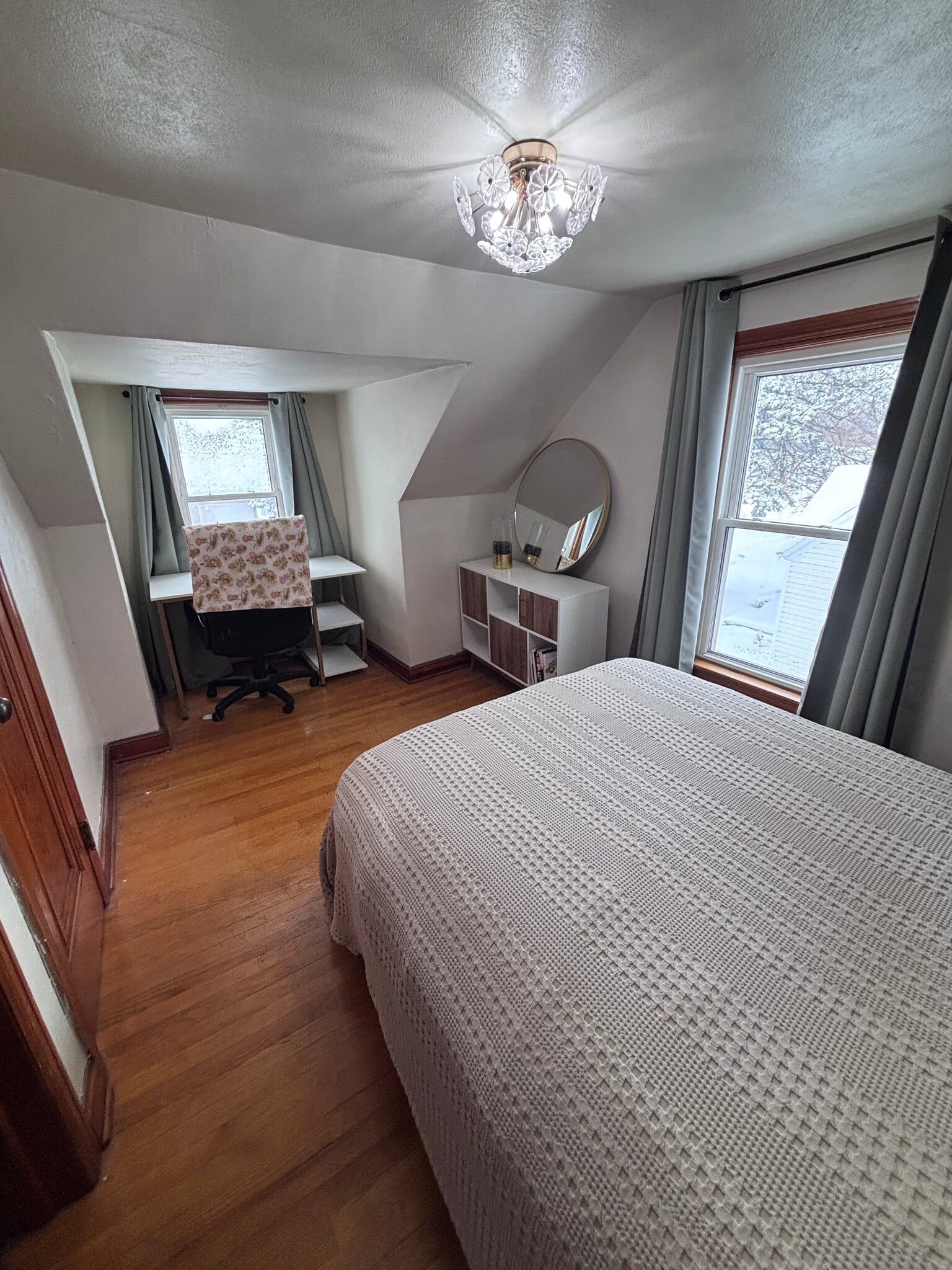 Building Photo - 223 S Washington St