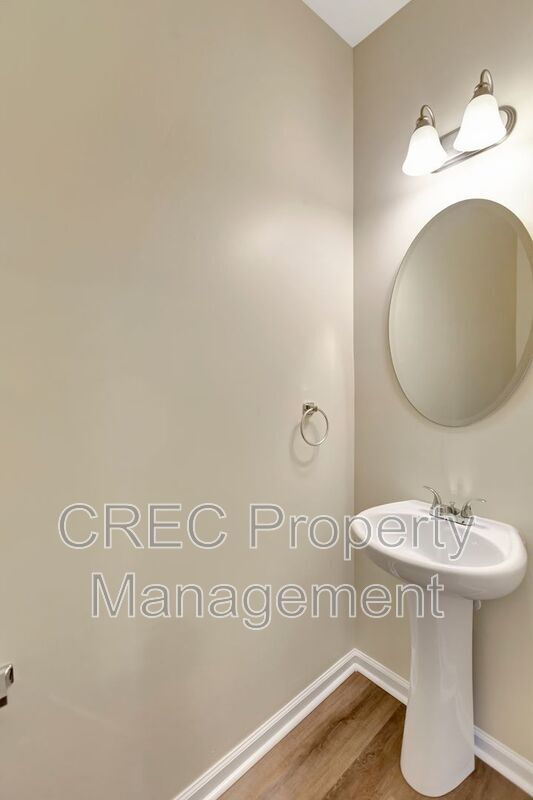 Building Photo - 339 Flyway Rd