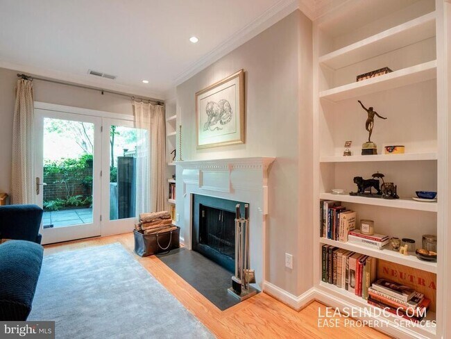 Building Photo - 1602 Beekman Pl NW