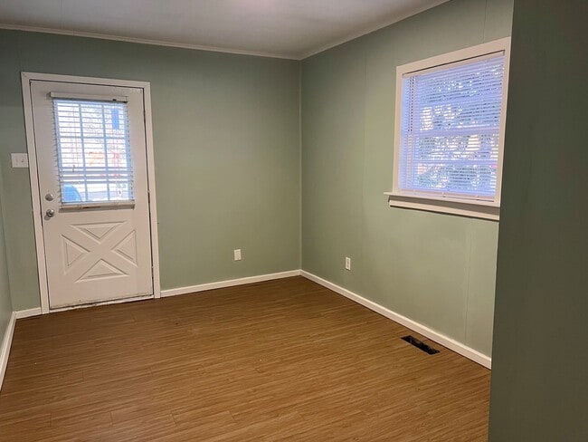 Building Photo - 3203 E Park Ave