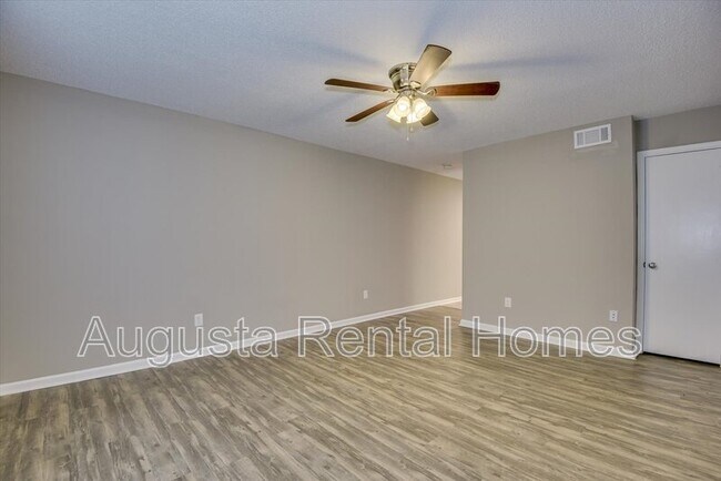 Building Photo - 138 Chalet North Boulevard - 138