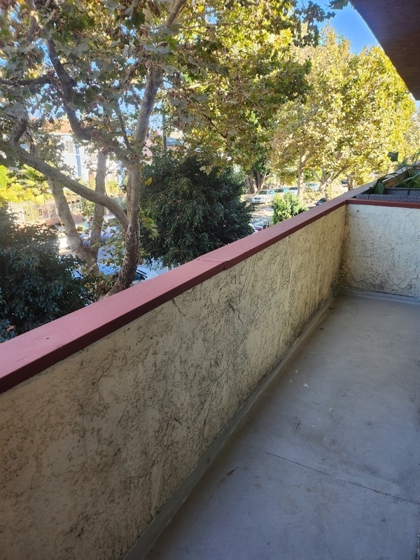 Building Photo - 123 S Catalina St