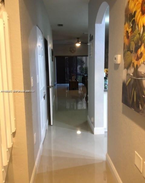 Building Photo - 4913 SW 141st Ave