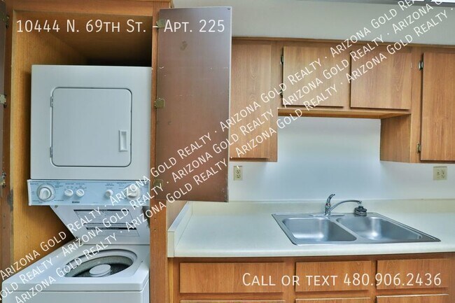Building Photo - 10444 N 69th St