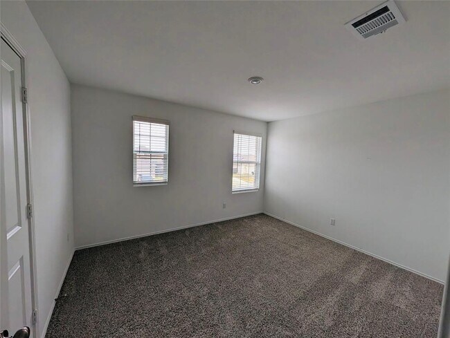 Building Photo - 100 Red Buckeye St