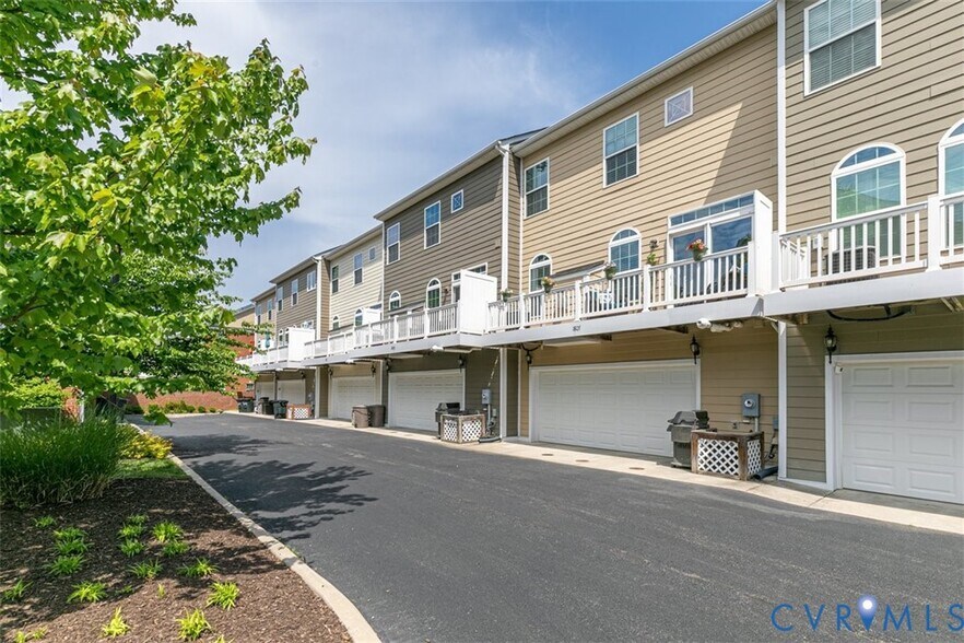 Building Photo - 1807 Liesfeld Parkway