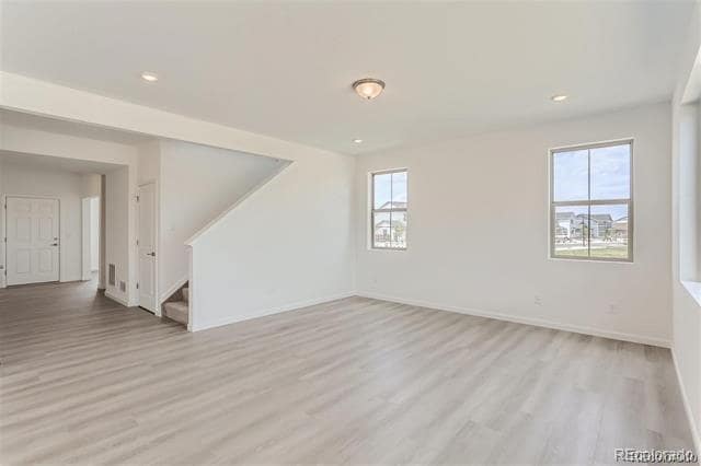 Building Photo - 170 S Vandriver Wy