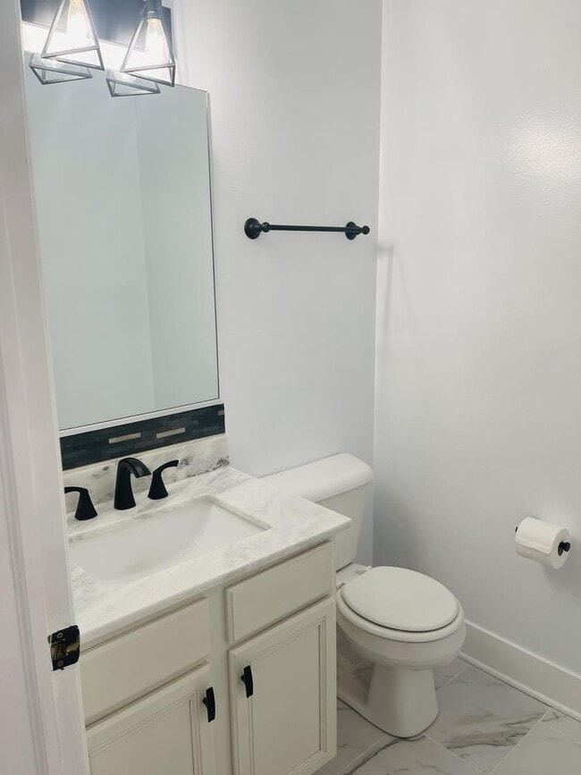 Building Photo - 2813 Powell Ct