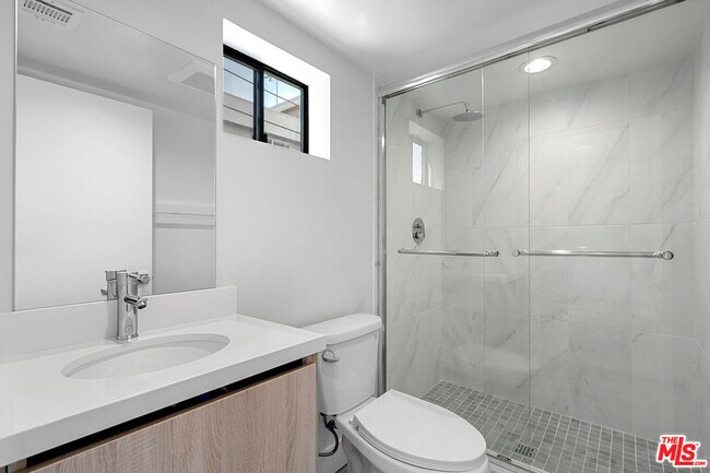 Building Photo - 14804 1/2 Vanowen St