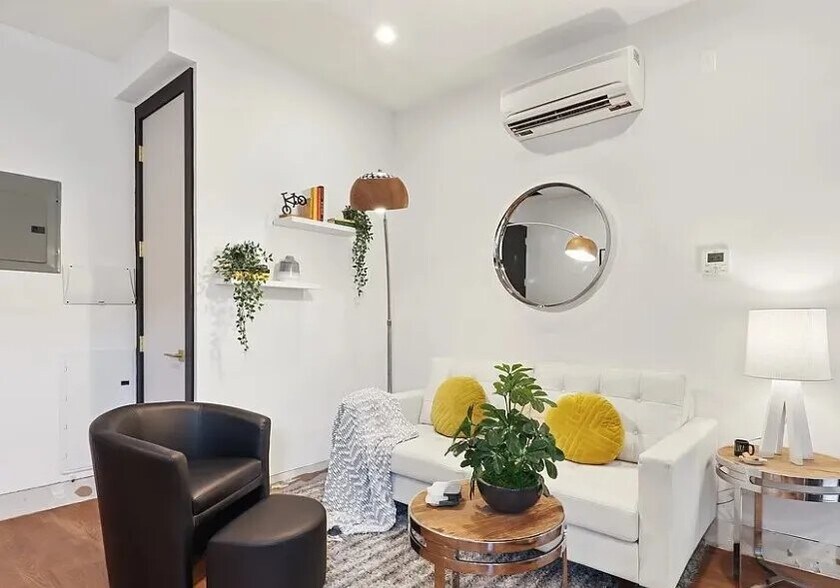 Building Photo - 290 Union Ave