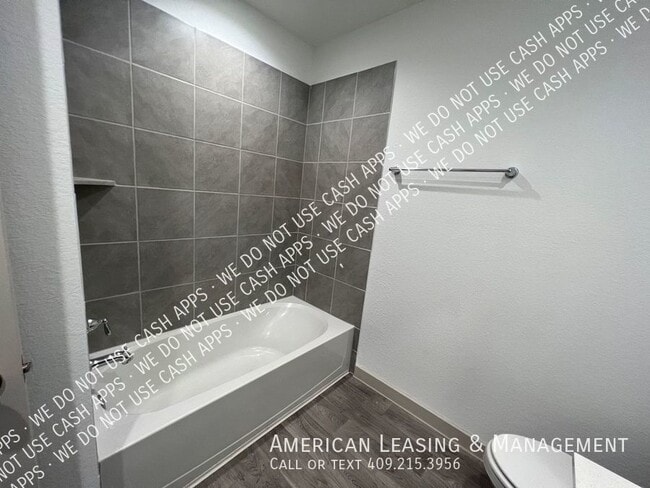 Building Photo - 375 Silver Bridge Ct