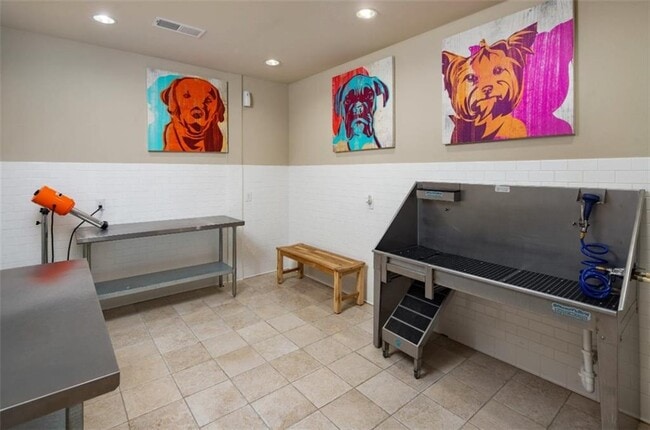 Building Photo - 306 Ardmore Cir NW